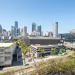 Private 2 Levels Ensuite Darling Harbour Icc