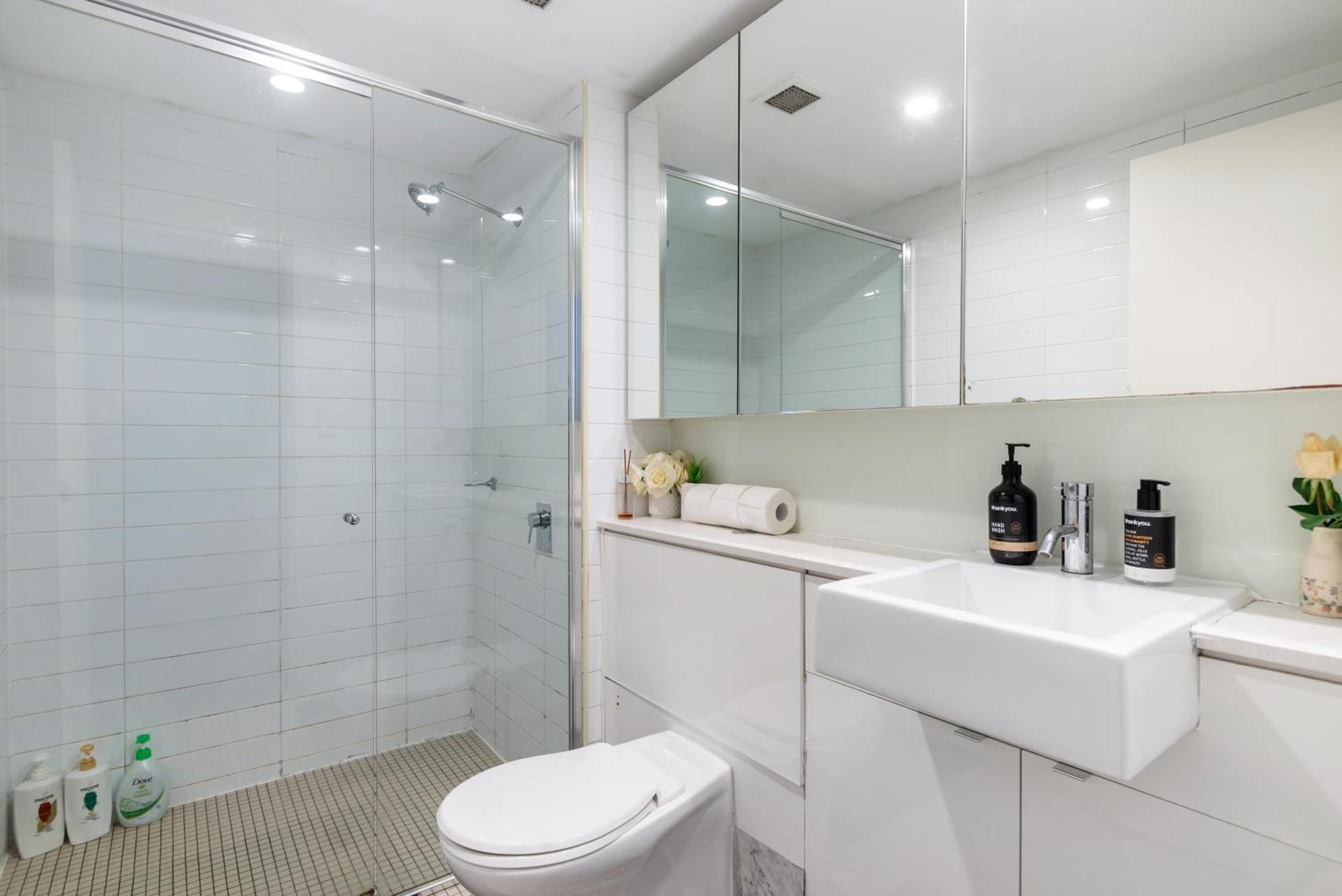 Private 2 Levels Ensuite Darling Harbour Icc